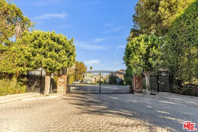 $1,699,000 | 5196 Brian Lane, Encino, CA 91436