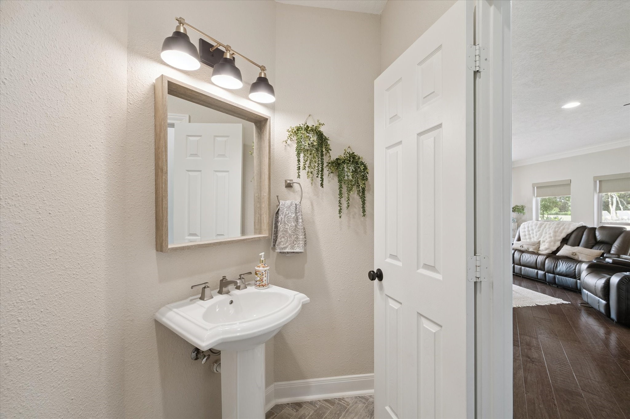 2904 Bridle Path Lane Friendswood, TX 77546 - Photo 30 of 49 a bathroom with a sink and a mirror