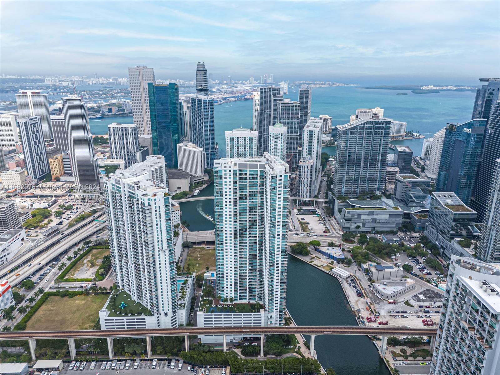 92 Southwest 3rd Street, Unit 2303 Miami, FL 33130 - Photo 34 of 35 a view of a city with tall buildings
