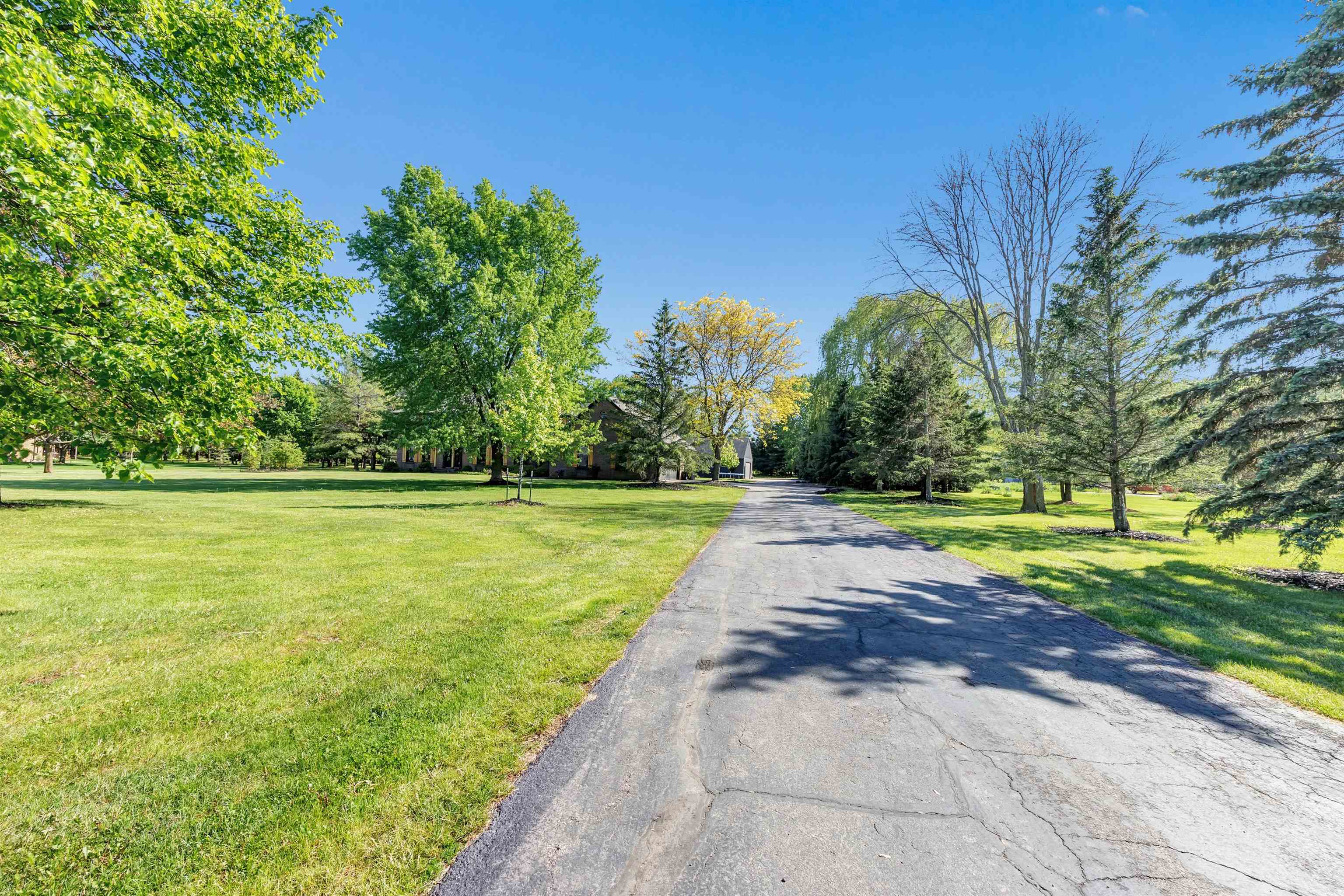 2004 Ledgeview Road De Pere, WI 54115 - Photo 38 of 50