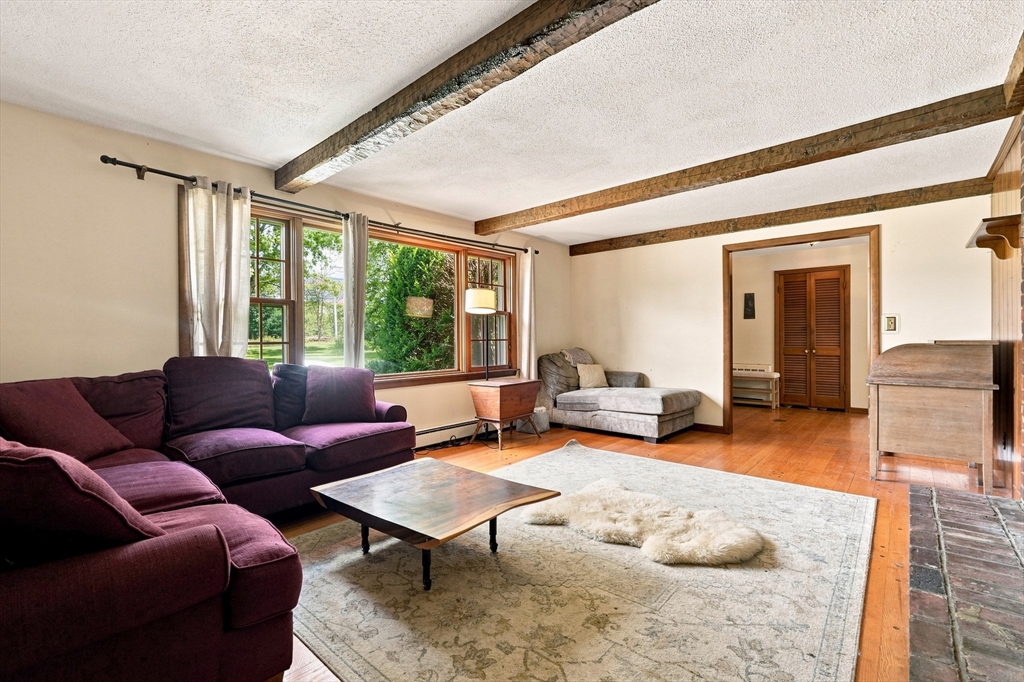261 Bay Road Hadley, MA 01035 - Photo 6 of 37 Gallery Image 6