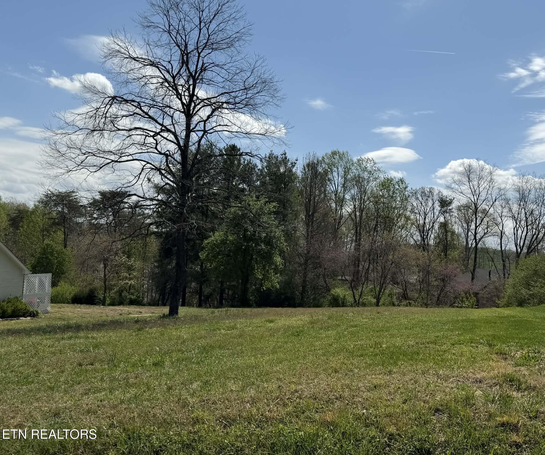 323 Tigitsi Way Loudon, TN 37774 - Photo 2 of 6 Front