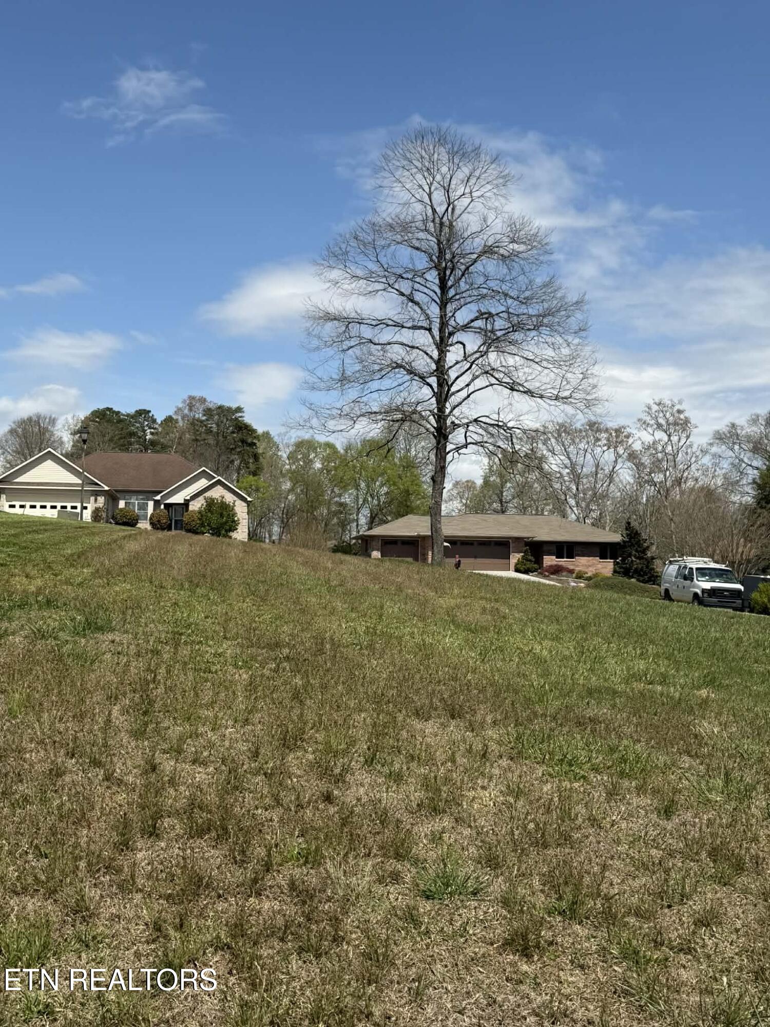 323 Tigitsi Way Loudon, TN 37774 - Photo 6 of 6 Back