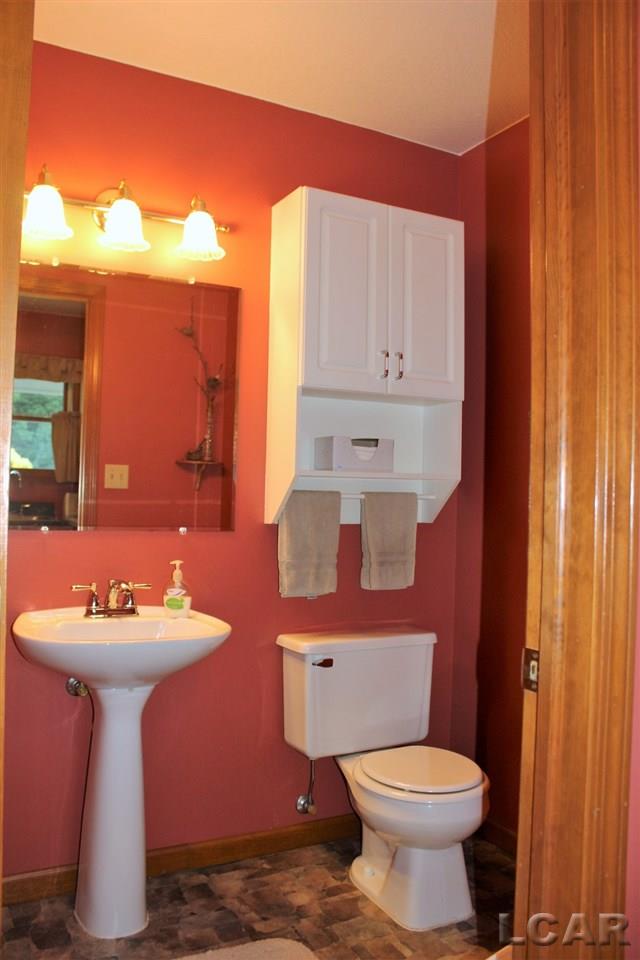 6277 Forrister Road Adrian, MI 49221 - Photo 33 of 68 31350620-32.JPG