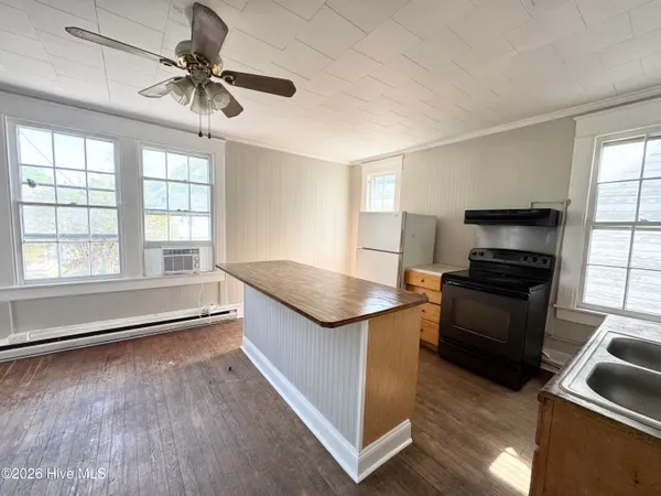 $900 | 207 East Burgess Street, Unit B, Elizabeth City, NC 27909
