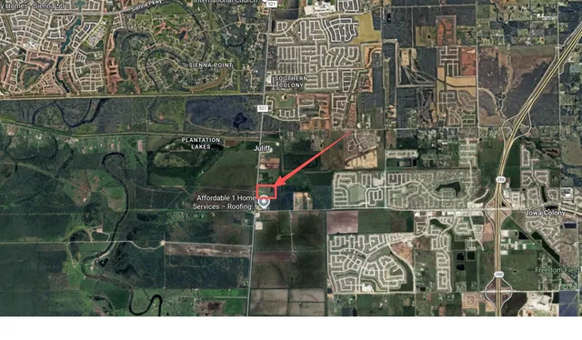 a view of entryway and outdoor