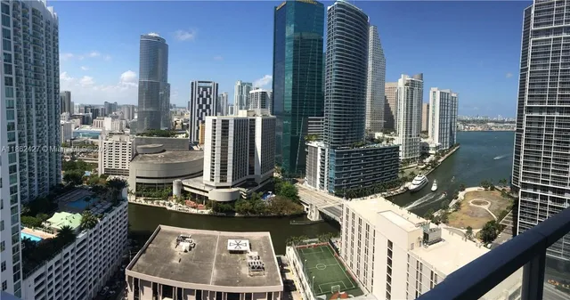 $690,000 | 55 Southeast 6th Street, Unit 2807, Miami, FL 33131