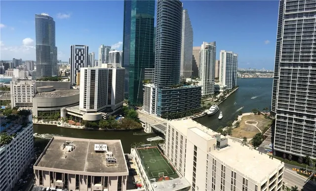 $690,000 | 55 Southeast 6th Street, Unit 2807, Miami, FL 33131