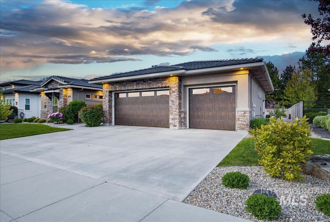 6642 North Crantini Way Meridian, ID 83646 - Photo 2 of 50
