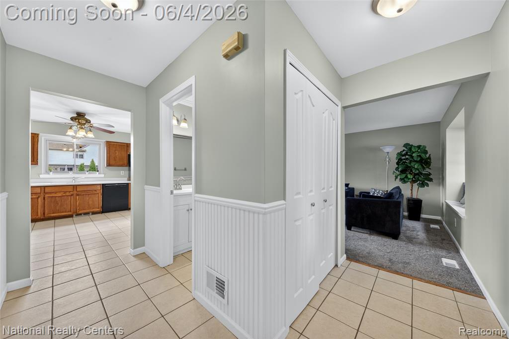 41531 Simcoe Drive Canton, MI 48188 - Photo 6 of 45