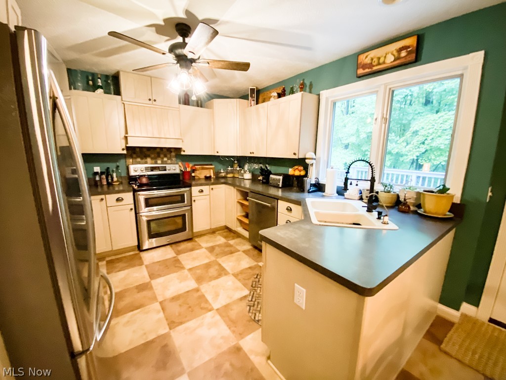 6639 Sidley Road Thompson, OH 44086 - Photo 13 of 35 2nd Story full bath