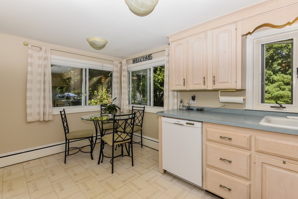 83 Bruce Road Walpole, MA 02081 - Photo 6 of 17 Gallery Image 6