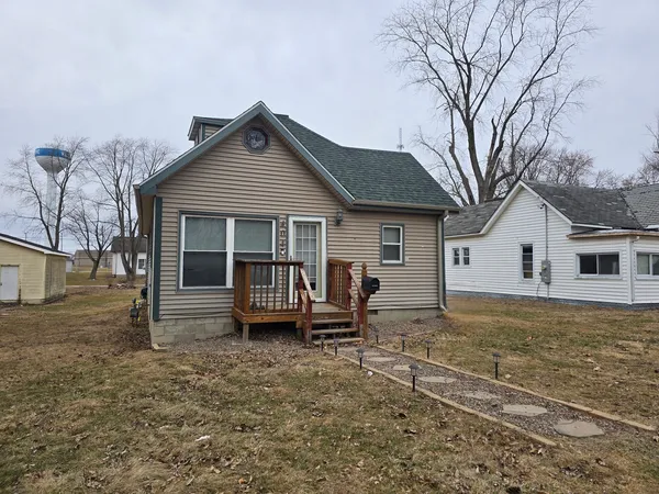 $86,000 | 404 South Elm Street, Villa Grove, IL 61956