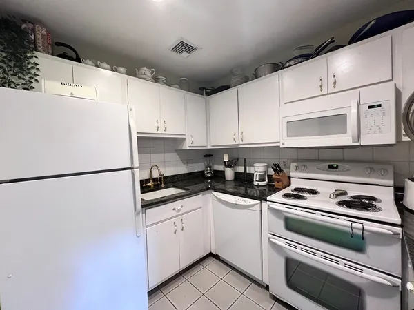 $4,500 | 425 Marlborough Street, Unit 2, Boston, MA 02115