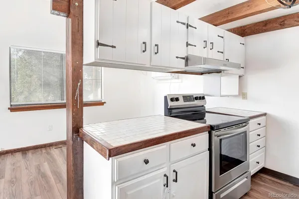 a view of entryway and hall