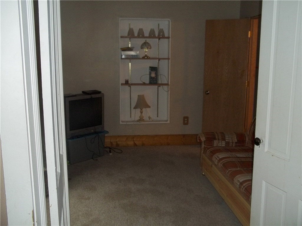 435 Willow Street Bennett, IA 52721 - Photo 11 of 19 Gallery Image 11