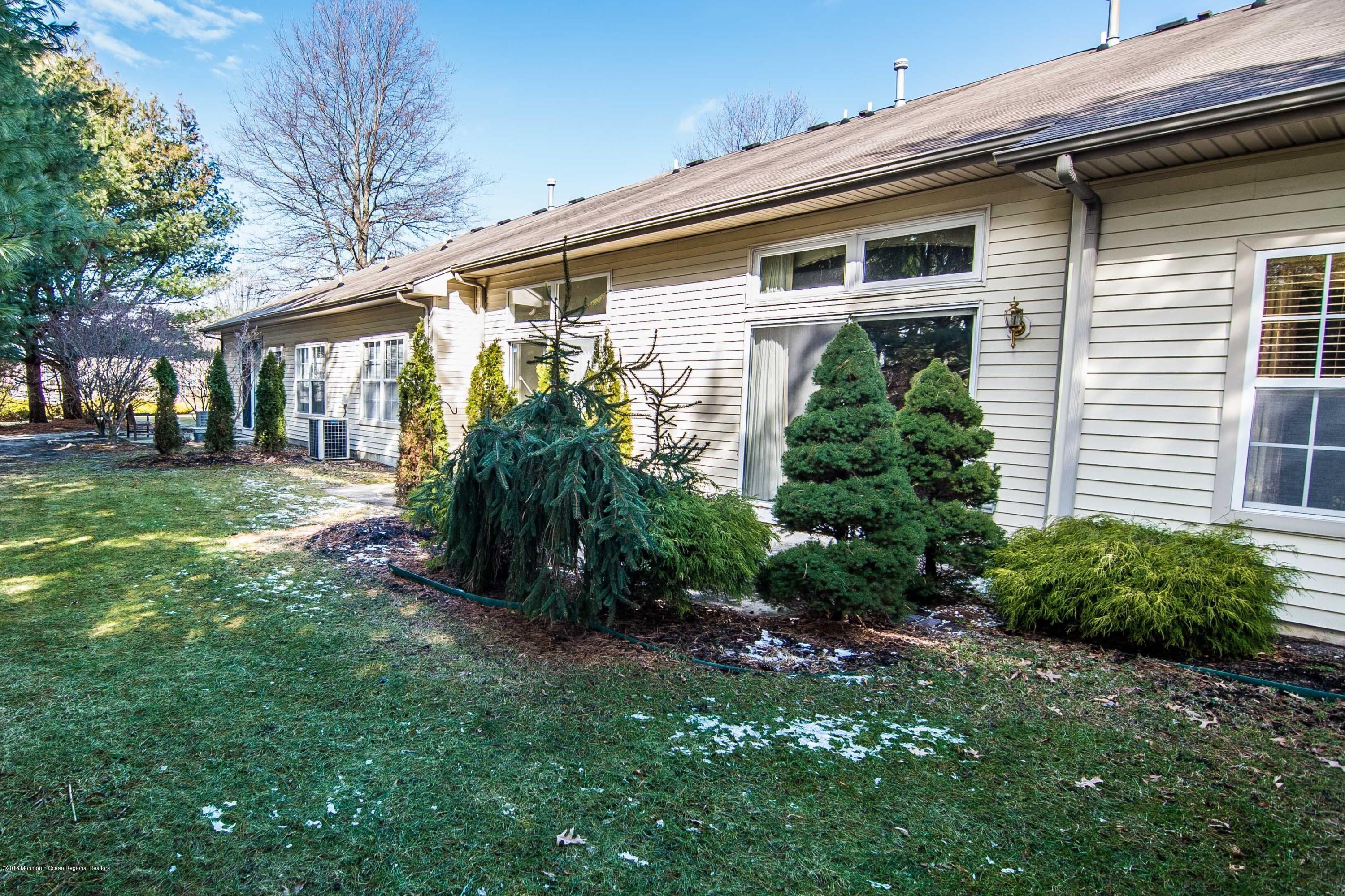 6 Riva Boulevard, Unit 290 Brick, NJ 08723 - Photo 21 of 21 backyard