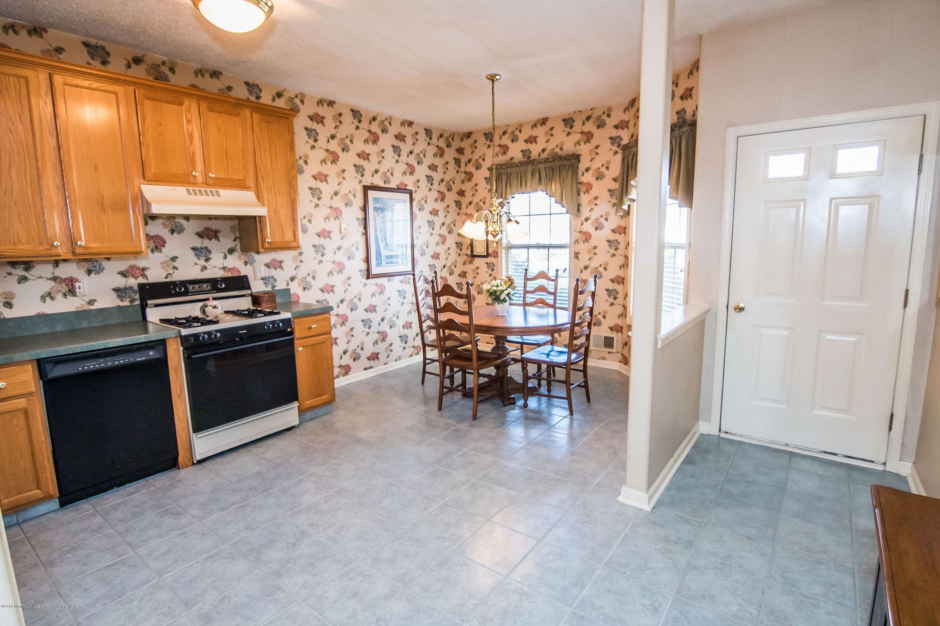 6 Riva Boulevard, Unit 290 Brick, NJ 08723 - Photo 3 of 21 kitchen