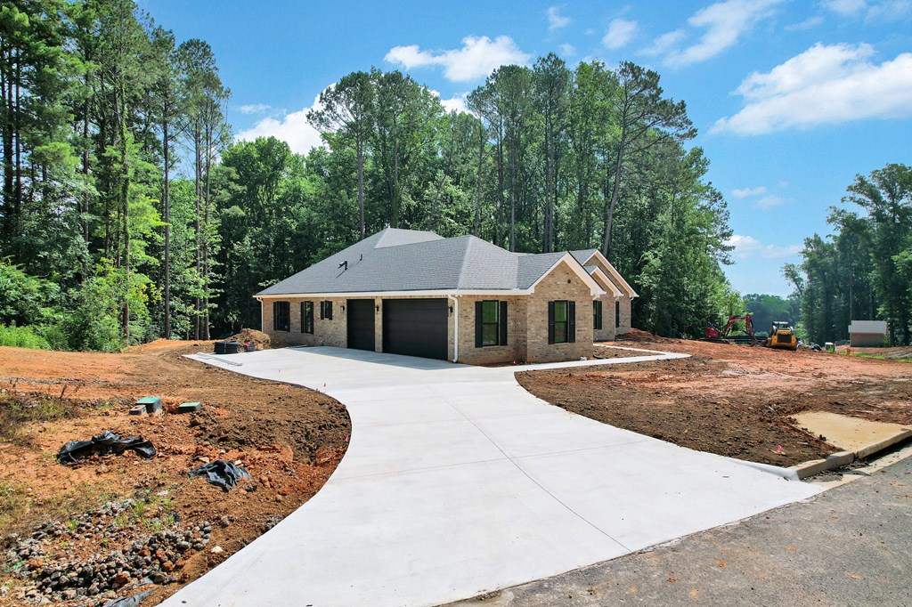 1696 Ridgeview Drive Dalton, GA 30720 - Photo 3 of 64 Gallery Image 3