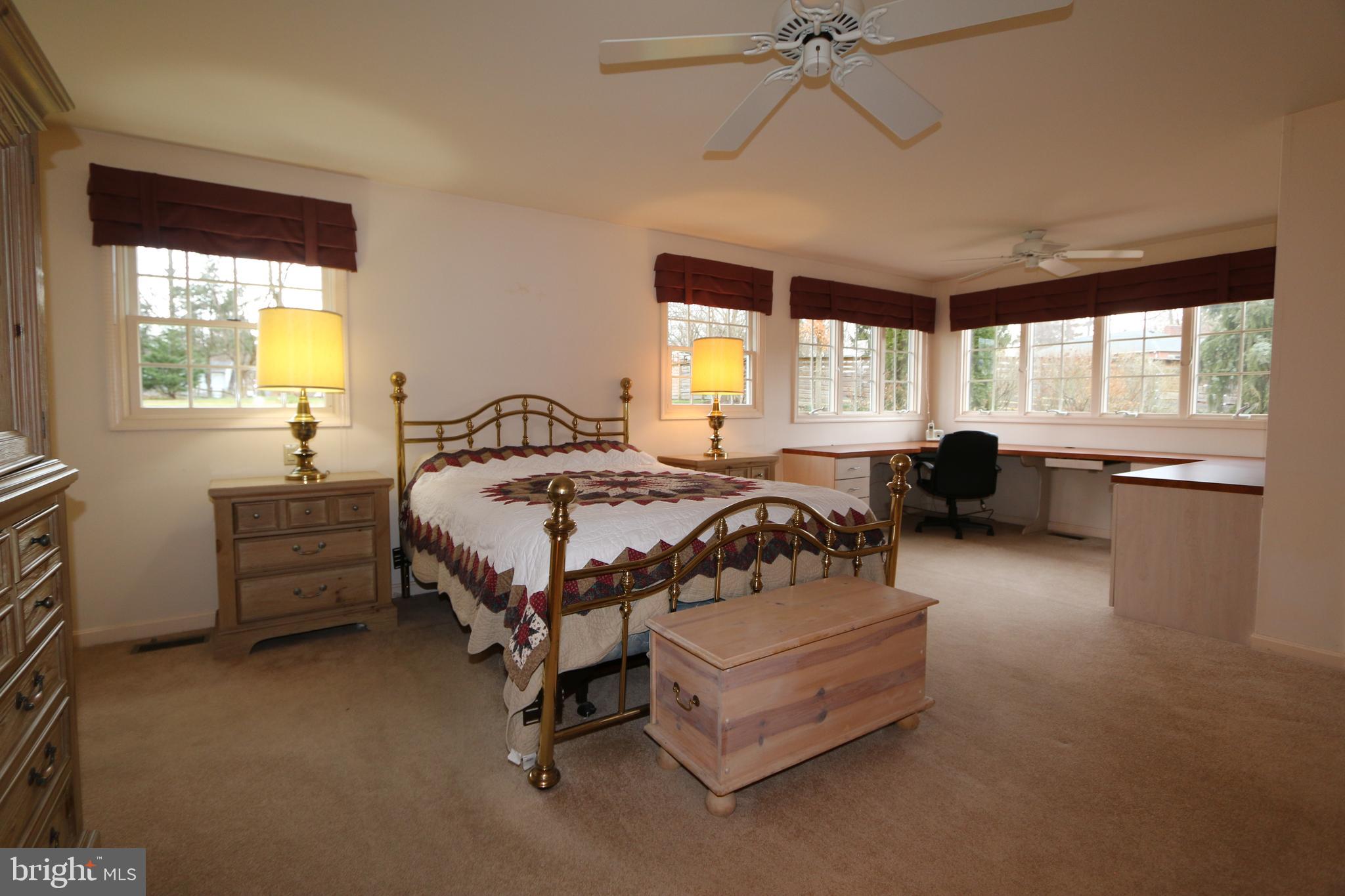 18821 Crofton Road Hagerstown, MD 21742 - Photo 11 of 32 Main Level Master Bedroom Suite