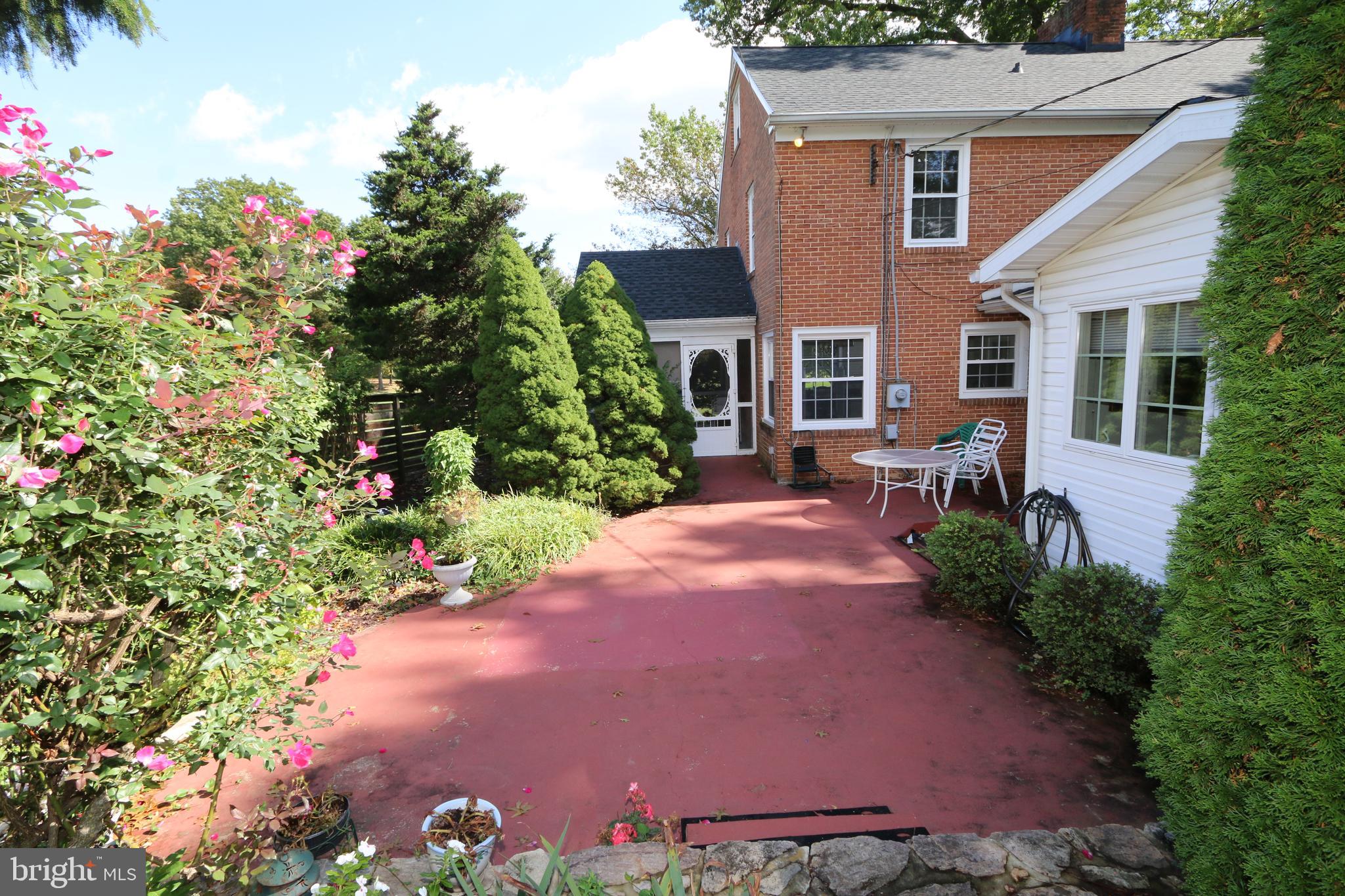 18821 Crofton Road Hagerstown, MD 21742 - Photo 27 of 32 Private Rear Pato
