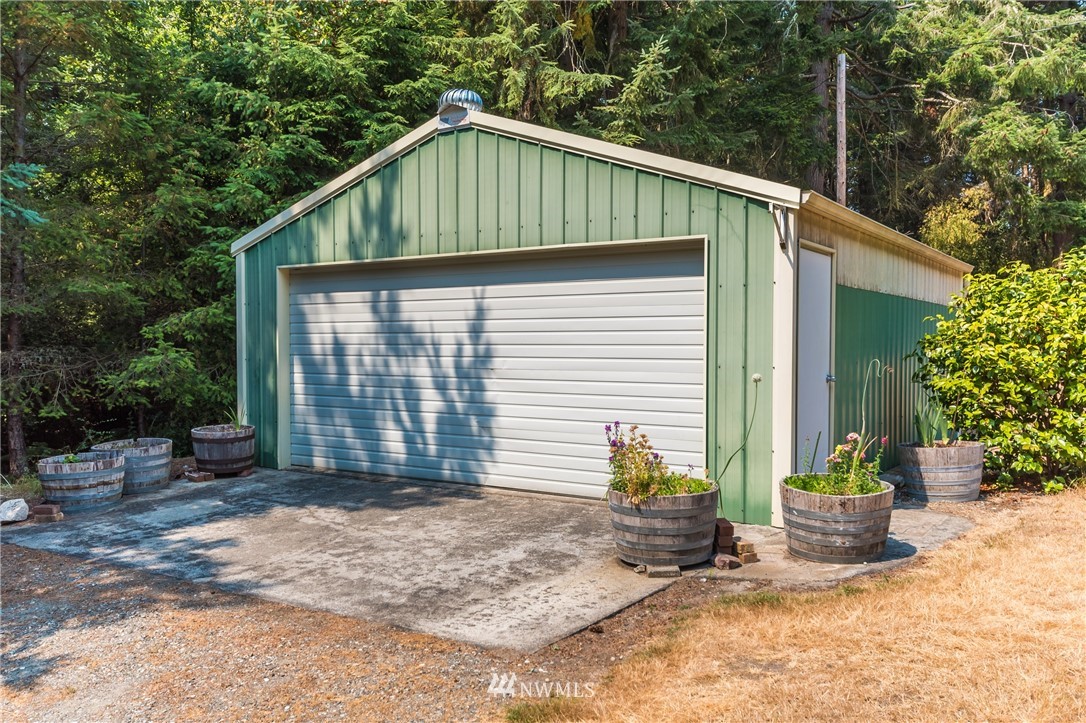 3488 North Wilson Road Oak Harbor, WA 98277 - Photo 3 of 25 Gallery Image 3