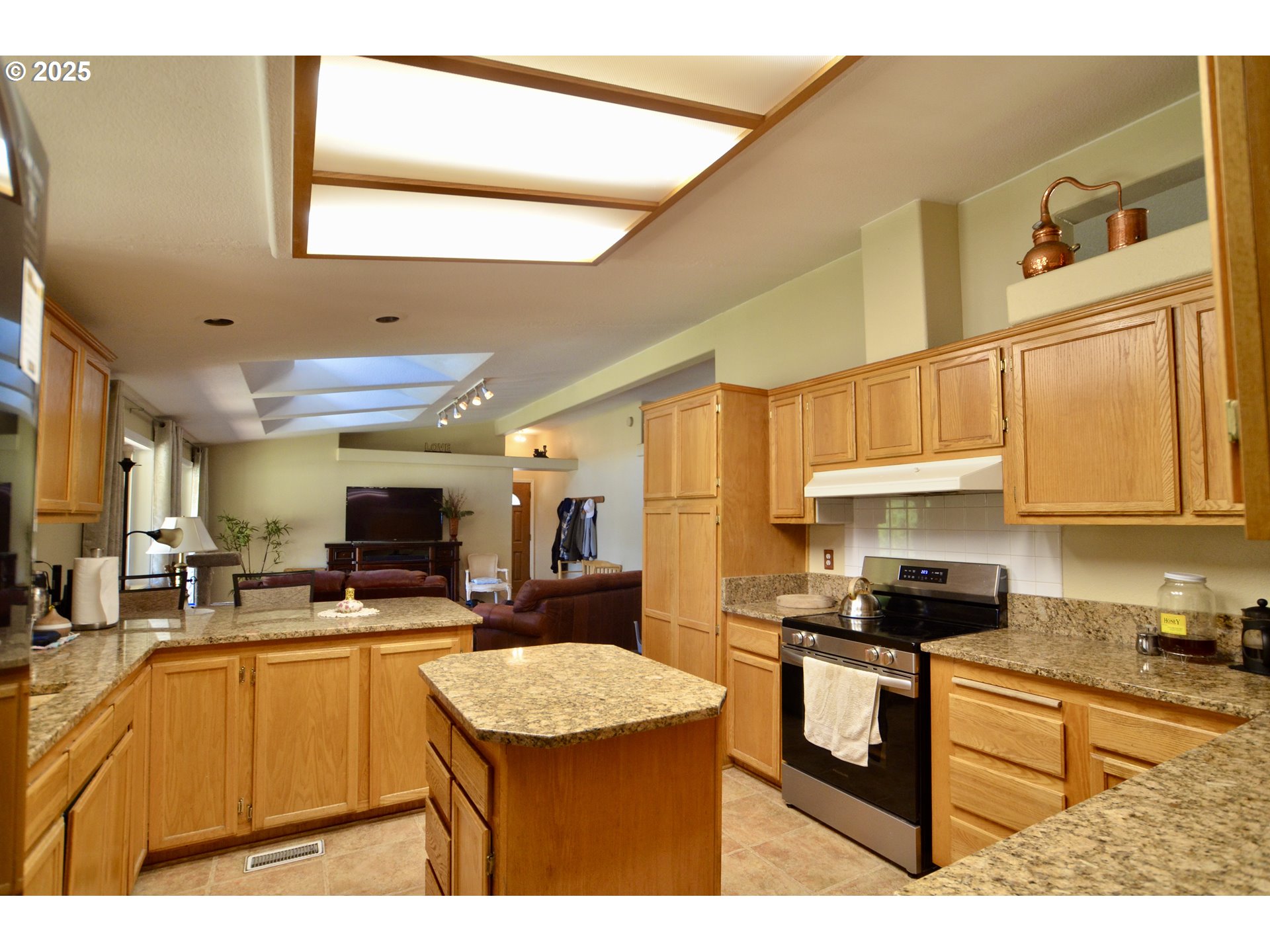 26090 Northwest Timber Road Forest Grove, OR 97116 - Photo 5 of 24 Gallery Image 5
