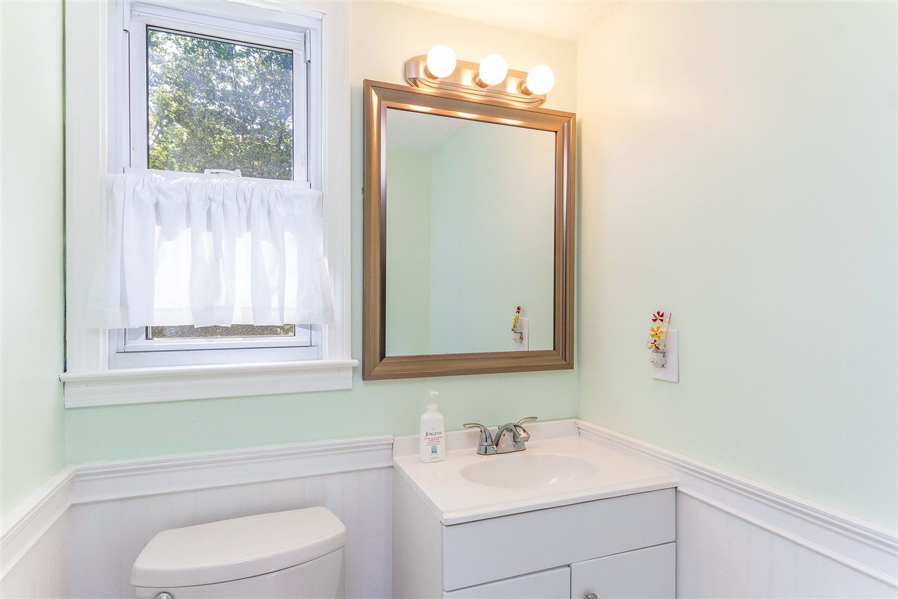26 R Juniper Road Derry, NH 03038 - Photo 10 of 16