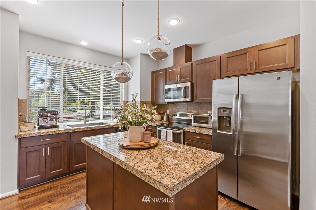 6532 High Point Drive Southwest Seattle, WA 98126 - Photo 14 of 37 Gallery Image 14