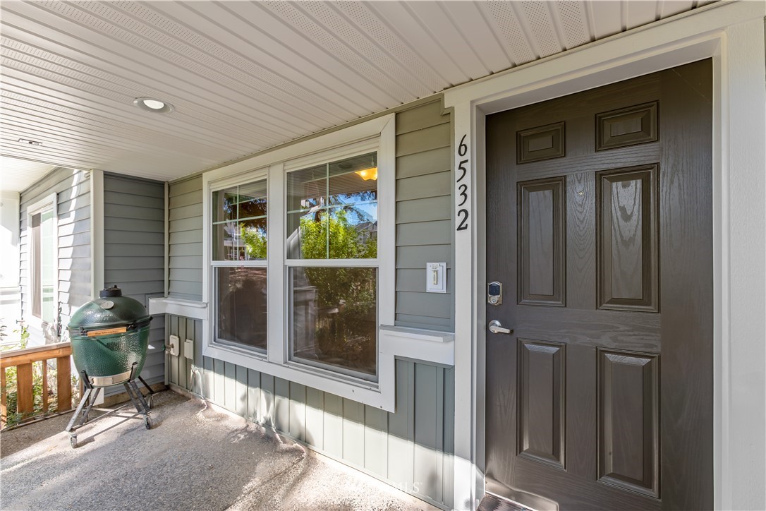 6532 High Point Drive Southwest Seattle, WA 98126 - Photo 4 of 37 Gallery Image 4