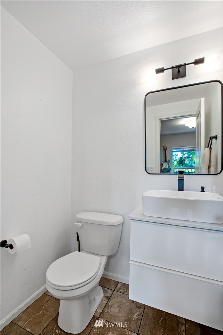 6532 High Point Drive Southwest Seattle, WA 98126 - Photo 8 of 37 Gallery Image 8
