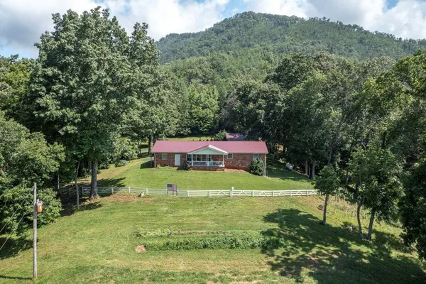 $540,000 | 16 Lois Lane, Hayesville, NC 28904