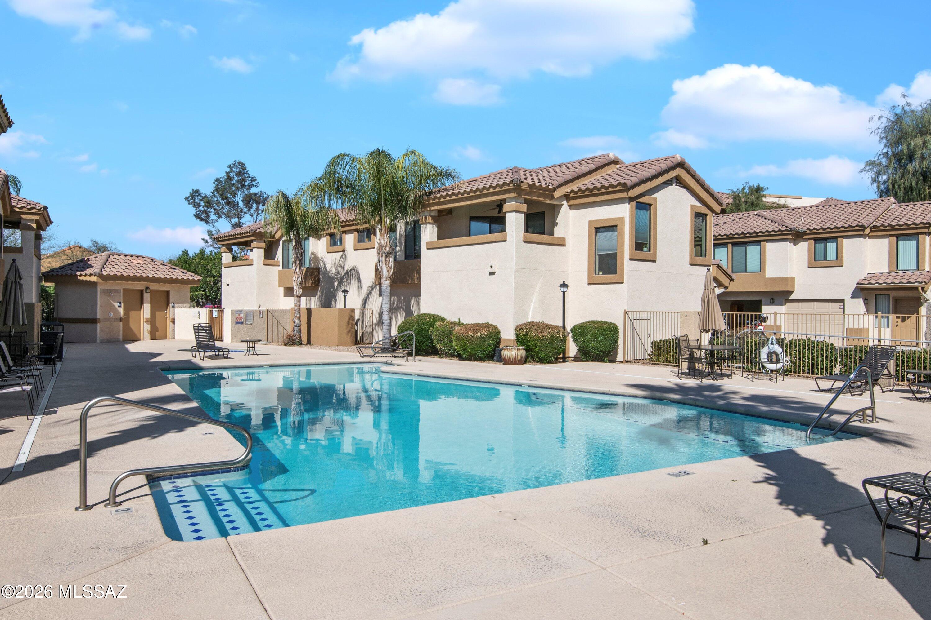 2550 East River Road, Unit 11205 Tucson, AZ 85718 - Photo 25 of 30 Pool