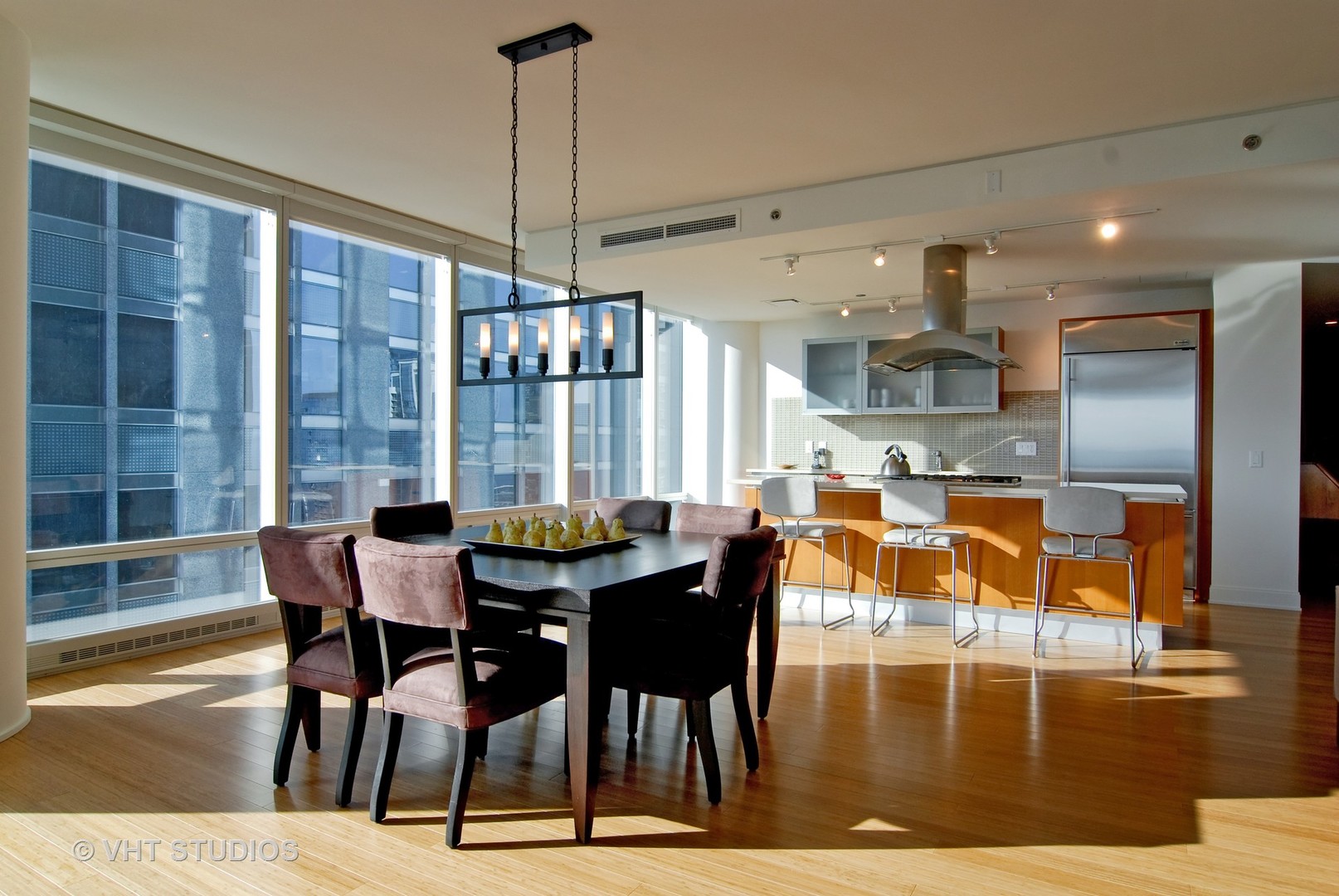 340 East Randolph Street, Unit 2906 Chicago, IL 60601 - Photo 3 of 7