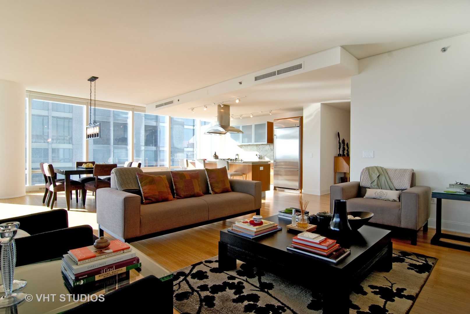 340 East Randolph Street, Unit 2906 Chicago, IL 60601 - Photo 4 of 7