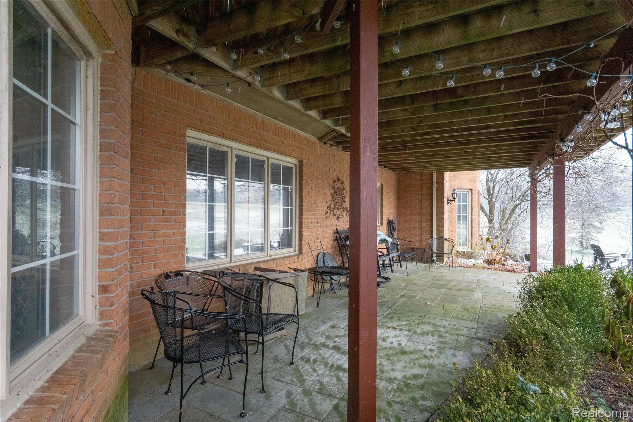 2664 Murfield Court Rochester, MI 48306 - Photo 10 of 99 Exteriors (10 of 18).jpg