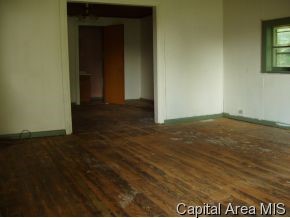 121 Orr Street Roodhouse, IL 62082 - Photo 2 of 5