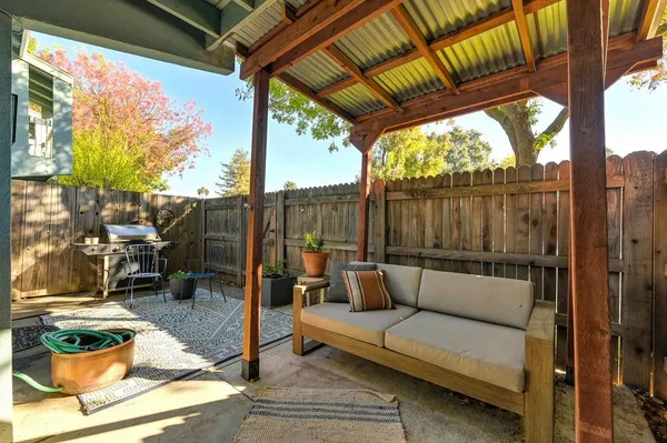 $320,000 | 615 Knollwood Drive, Woodland, CA 95695