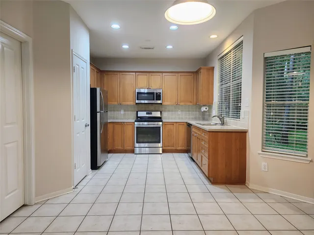 $2,599 | 11 Cider Mill Court, The Woodlands, TX 77382