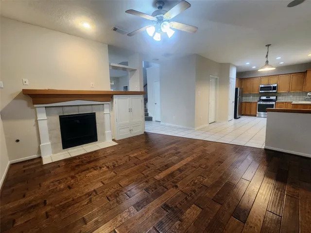 $2,599 | 11 Cider Mill Court, The Woodlands, TX 77382