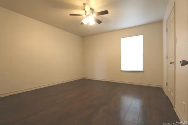 $1,400 | 16020 Us Highway 87 W, Unit C2, Adkins, TX 78101