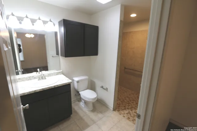 $1,400 | 16020 Us Highway 87 W, Unit C2, Adkins, TX 78101