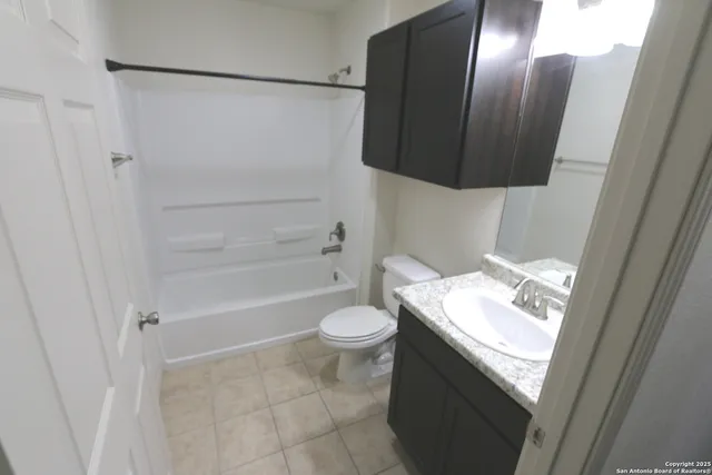 $1,400 | 16020 Us Highway 87 W, Unit C2, Adkins, TX 78101