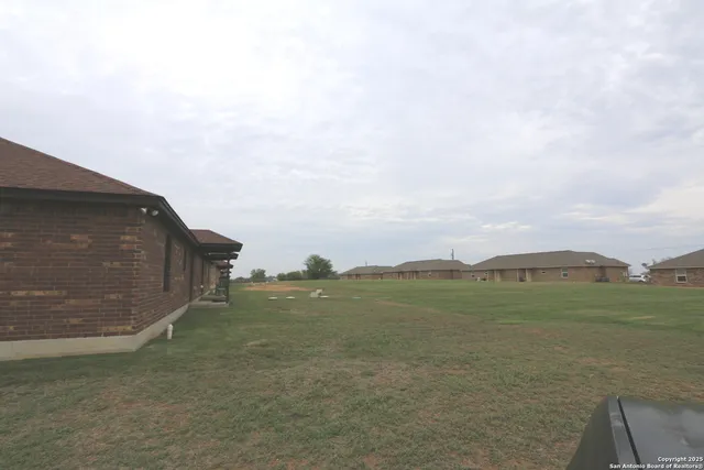 $1,400 | 16020 Us Highway 87 W, Unit C2, Adkins, TX 78101