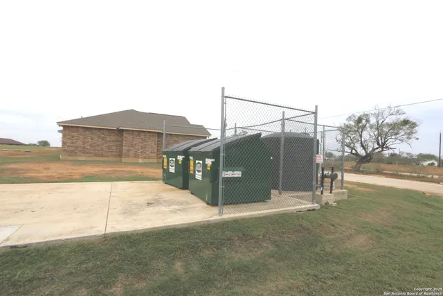 $1,400 | 16020 Us Highway 87 W, Unit C2, Adkins, TX 78101