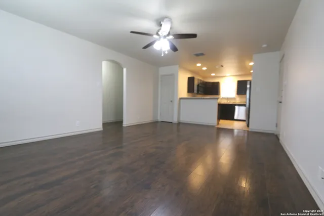 $1,400 | 16020 Us Highway 87 W, Unit C2, Adkins, TX 78101