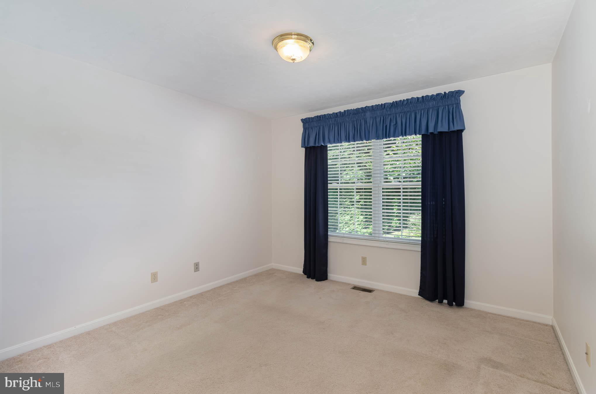 5025 Grandview Road Hanover, PA 17331 - Photo 16 of 32 Gallery Image 16