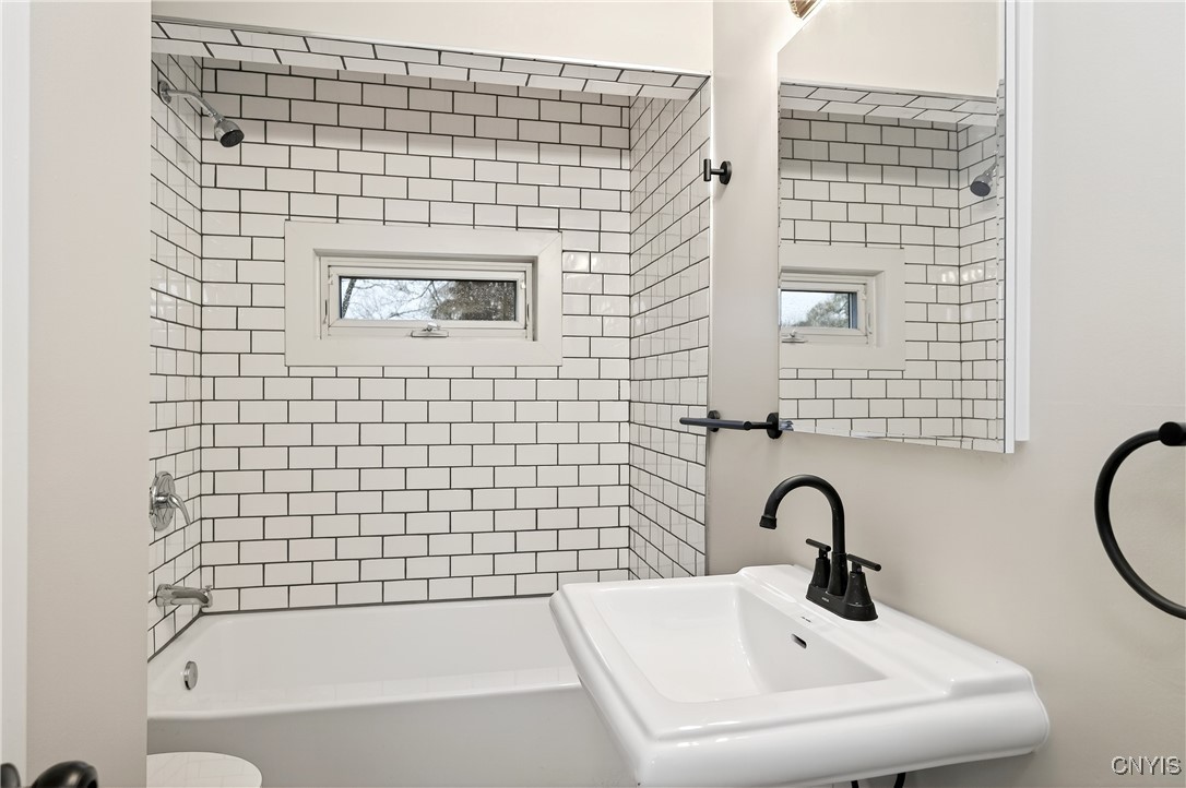 5082 Bayview Road Hamburg, NY 14075 - Photo 16 of 39