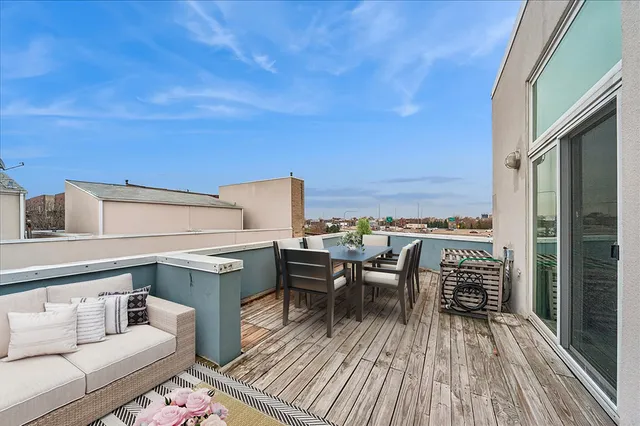 $715,000 | 2826 North Talman Avenue, Unit A, Chicago, IL 60618