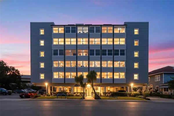 $179,000 | 841 4th Avenue North, Unit 32, St. Petersburg, FL 33701